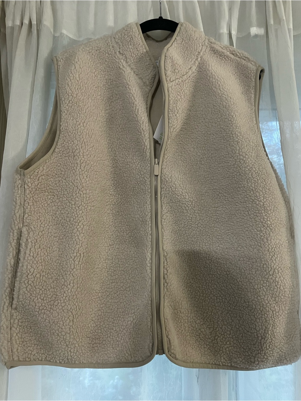 Women’s vest size M